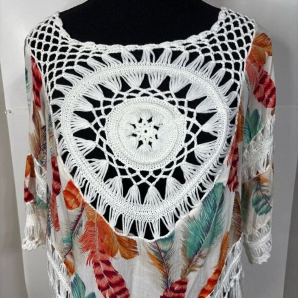 ๐3/$15 Boho Crochet Fringe Feather Print Top Women's Small - Picture 2 of 5